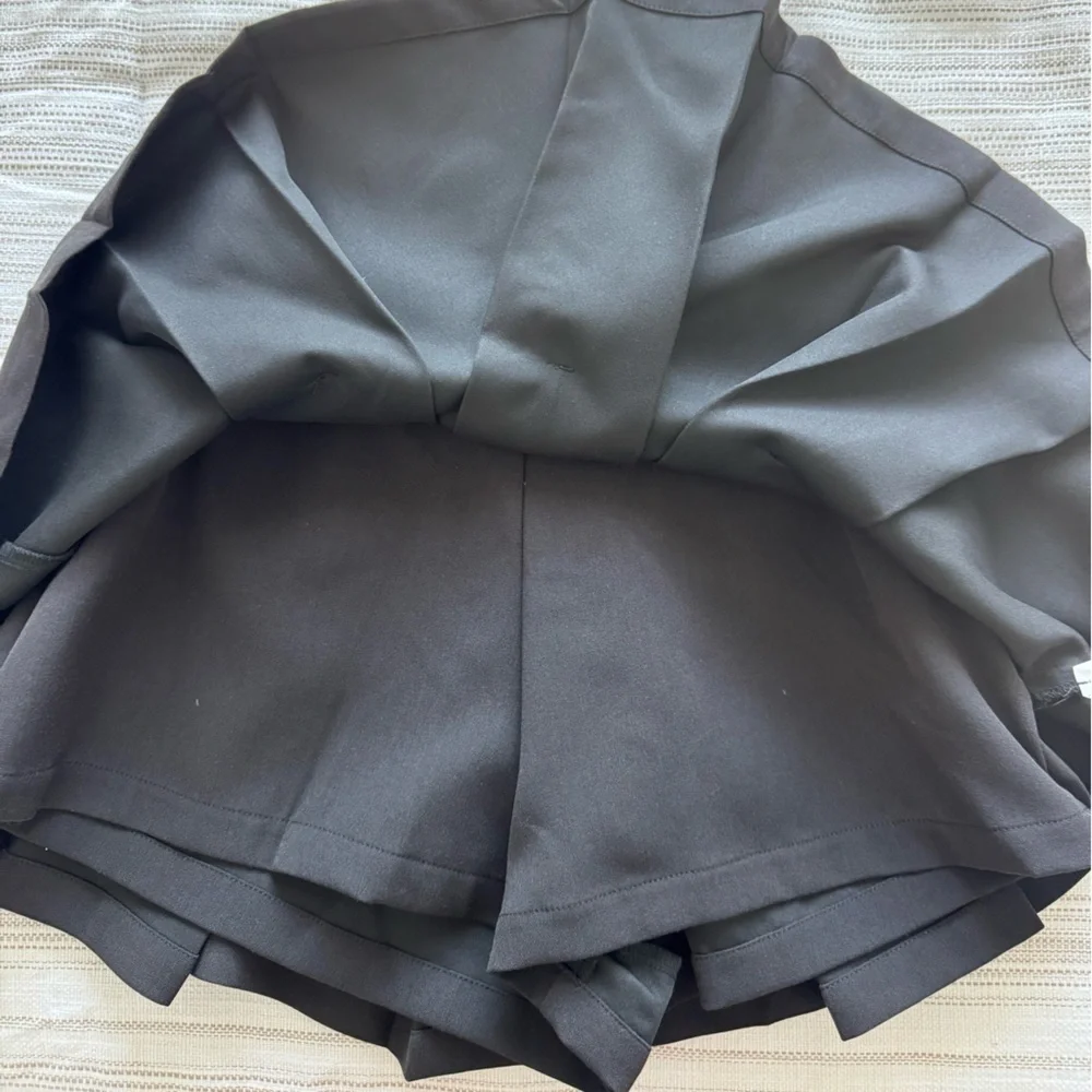 NWOT Black Pleated Mini Skirt - Picture 6 of 7